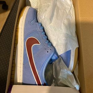 Nike SB dunk low Phillies PRM